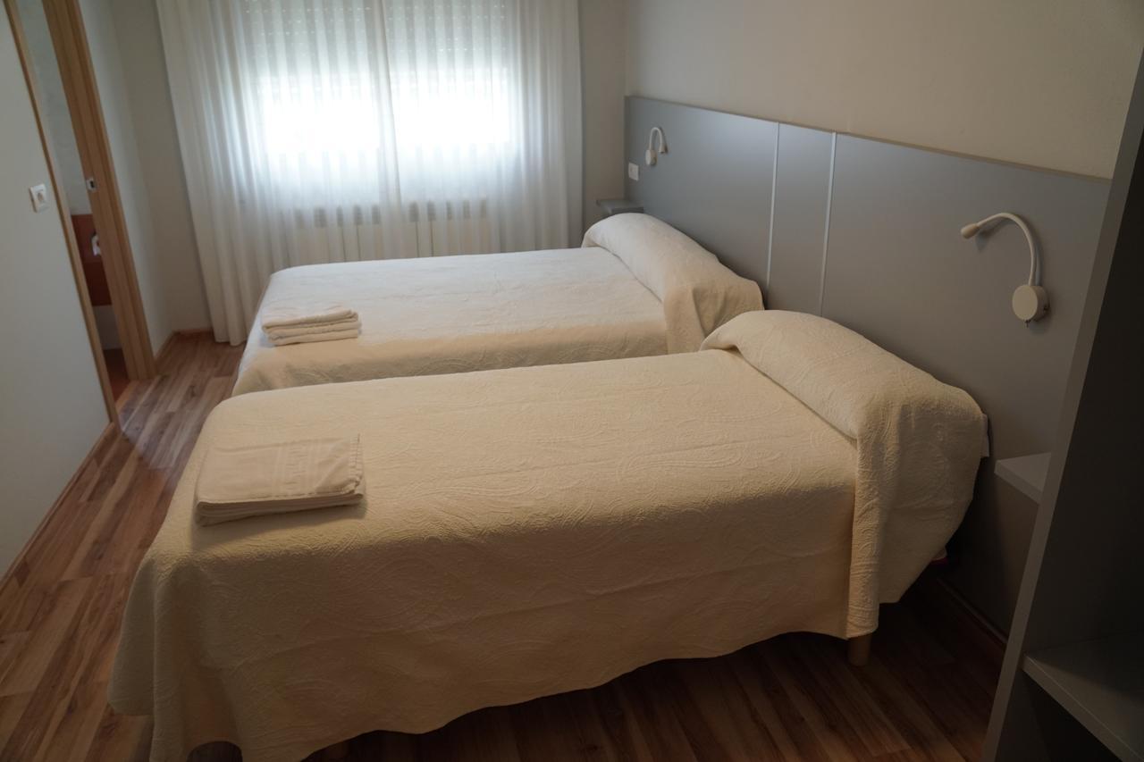 Pension Perez Portomarín Extérieur photo