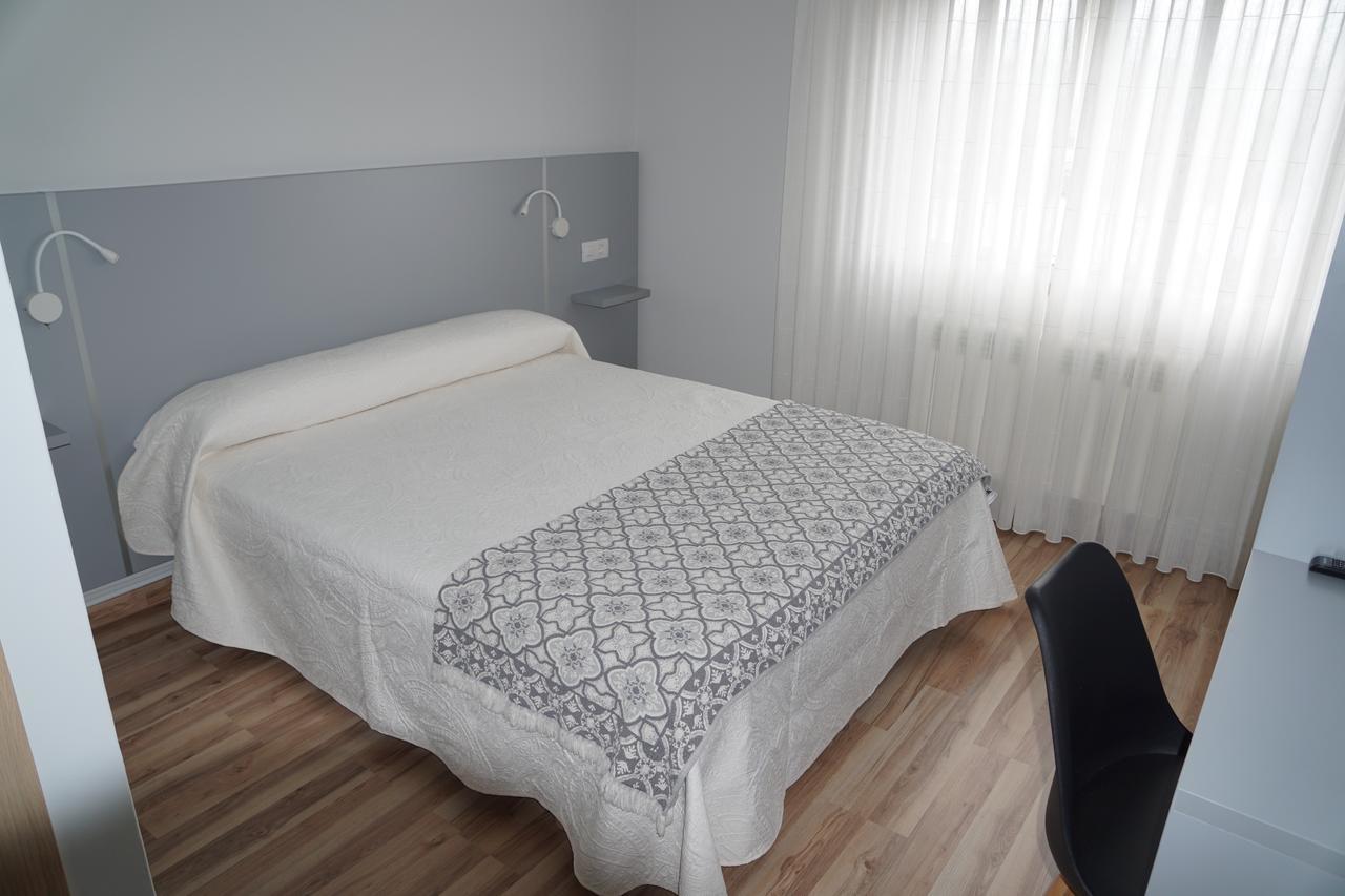Pension Perez Portomarín Extérieur photo
